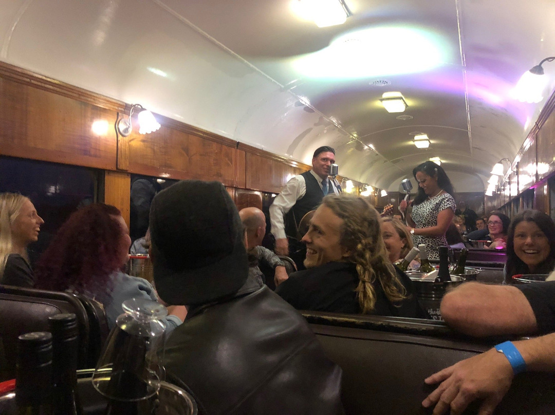 The Blues Train-皇后崖必去景点