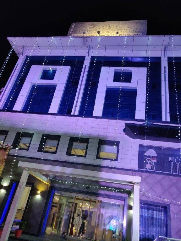 Hotel La Capitol主图