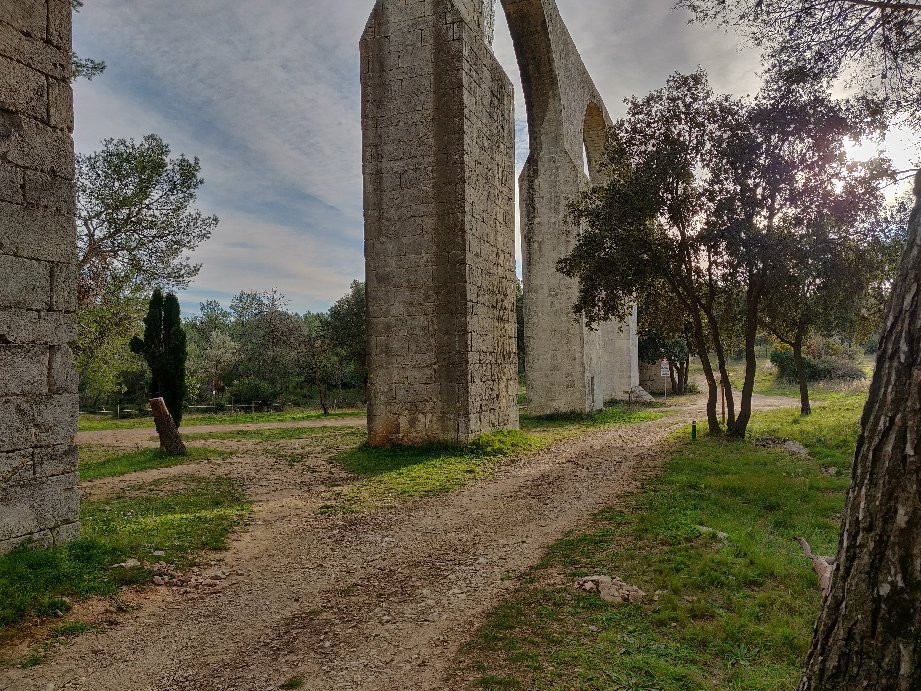 Aqueduc De Castries-Castries必去景点