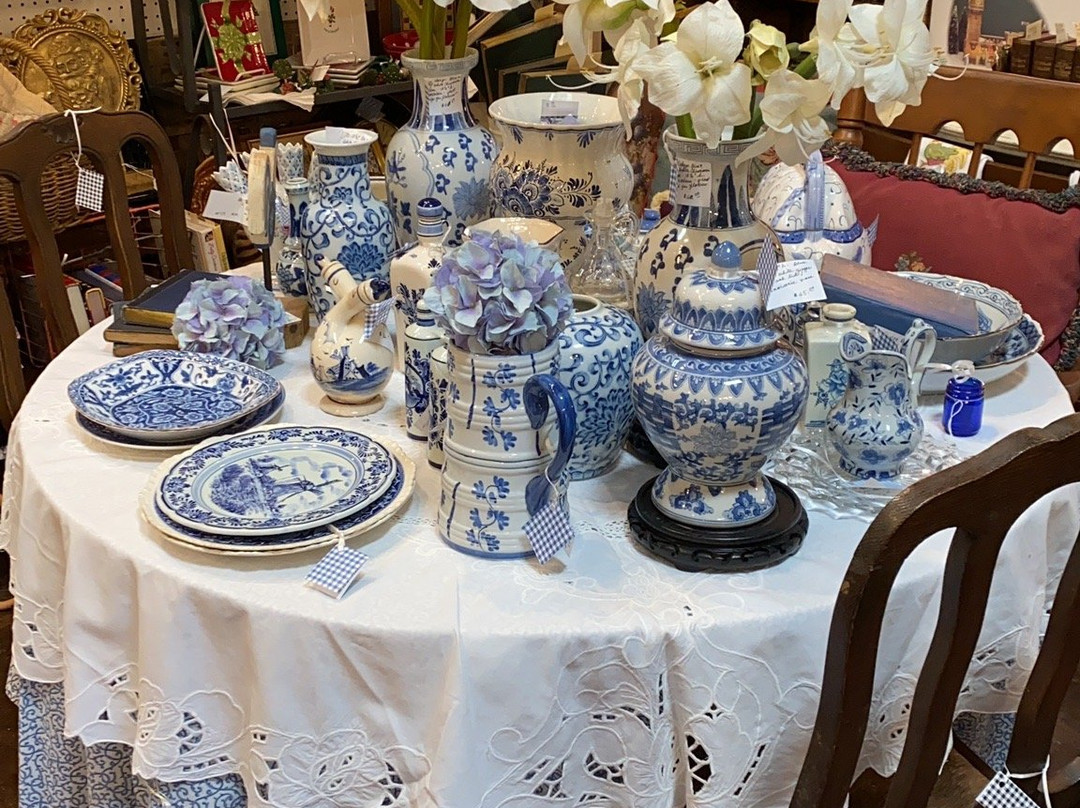 Amazing Grace Antiques景点图片