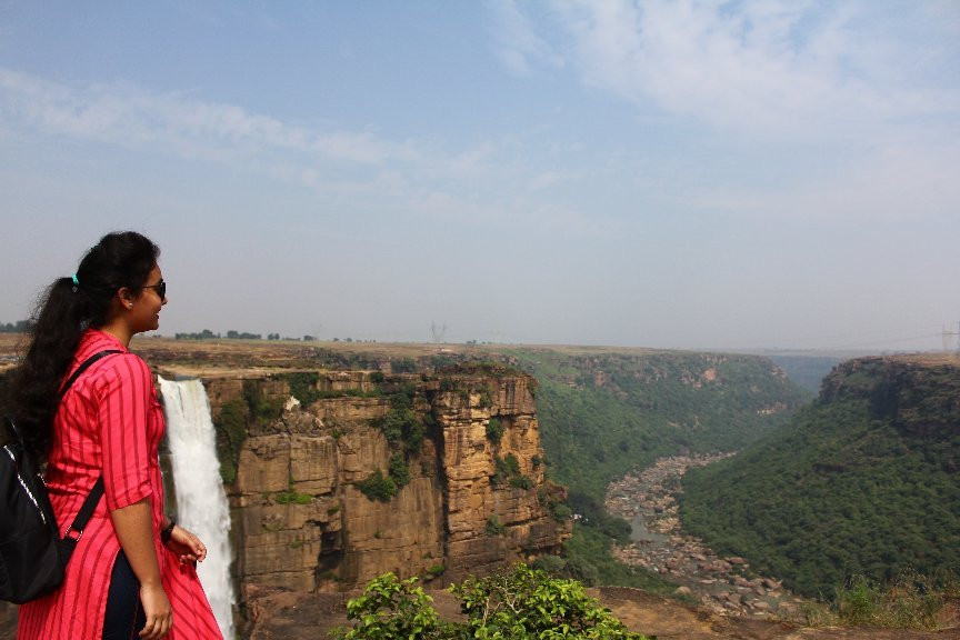 Bahuti Falls景点图片