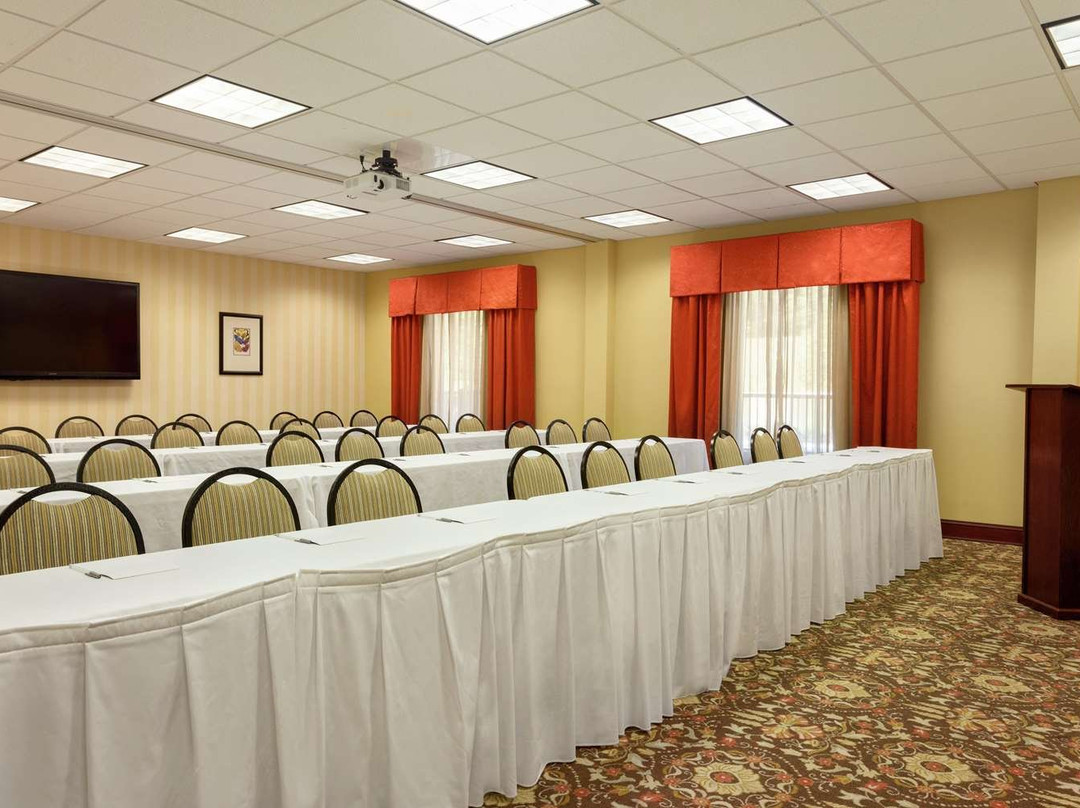 Hampton Inn & Suites Prattville主图