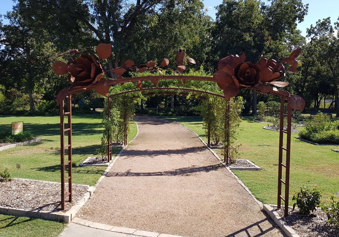 The Rose Gardens of Farmers Branch-Farmers Branch必去景点
