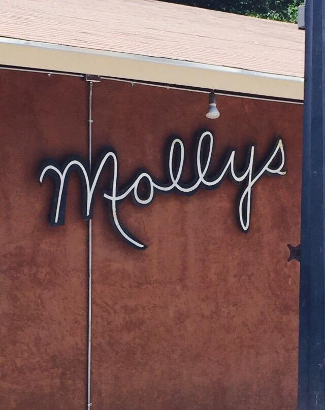 Molly's Bar景点图片