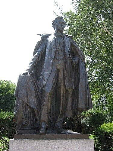 Statue of Franklin Pierce景点图片