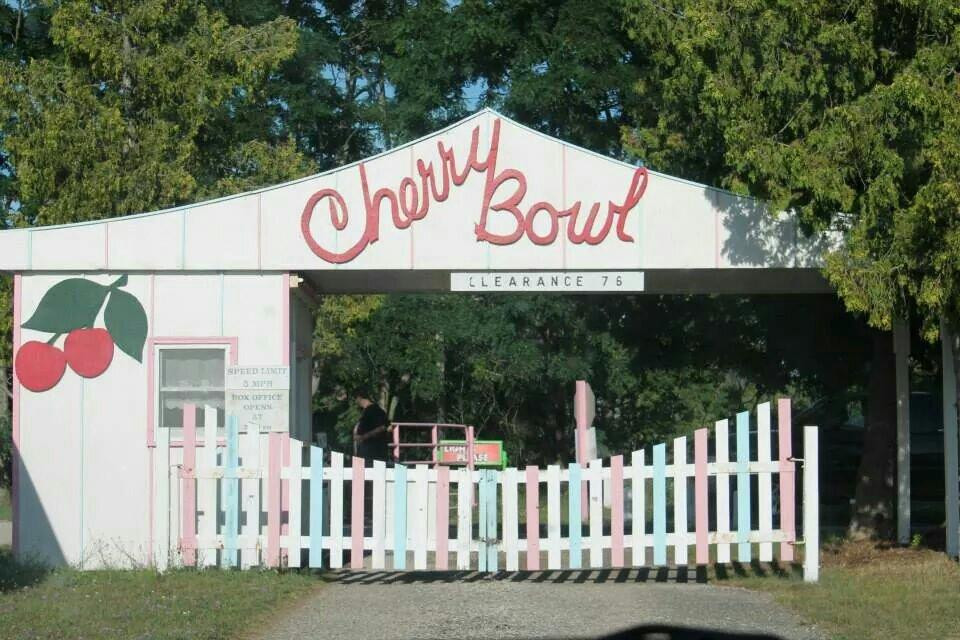 Cherry Bowl Drive-In Theatre景点图片