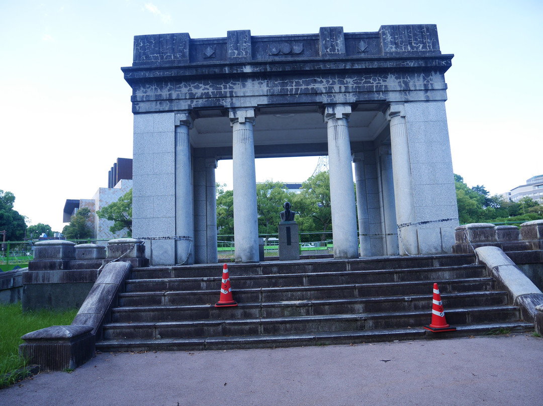 Former Kumamoto City Hall Entrance景点图片