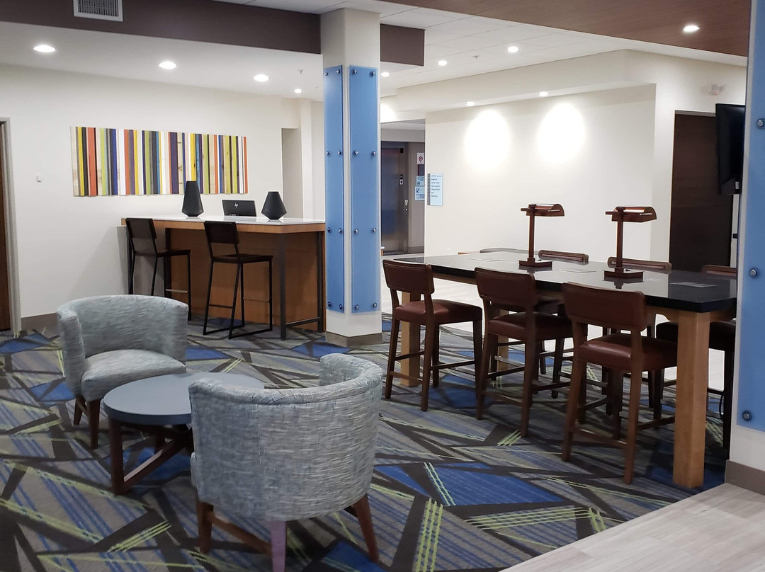 Holiday Inn Express & Suites Remington By IHG主图