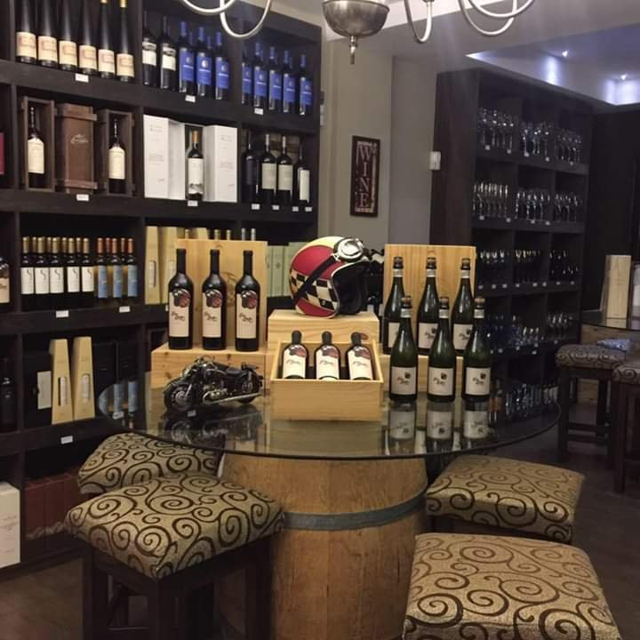 Vinoteca Caminos Wine Boutique-伊瓜苏港必去景点