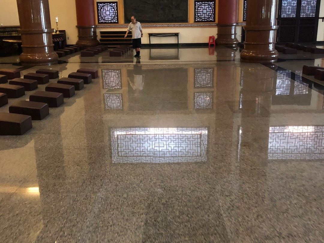 Maha Vihara Maitreya Cemara Asri-棉兰必去景点