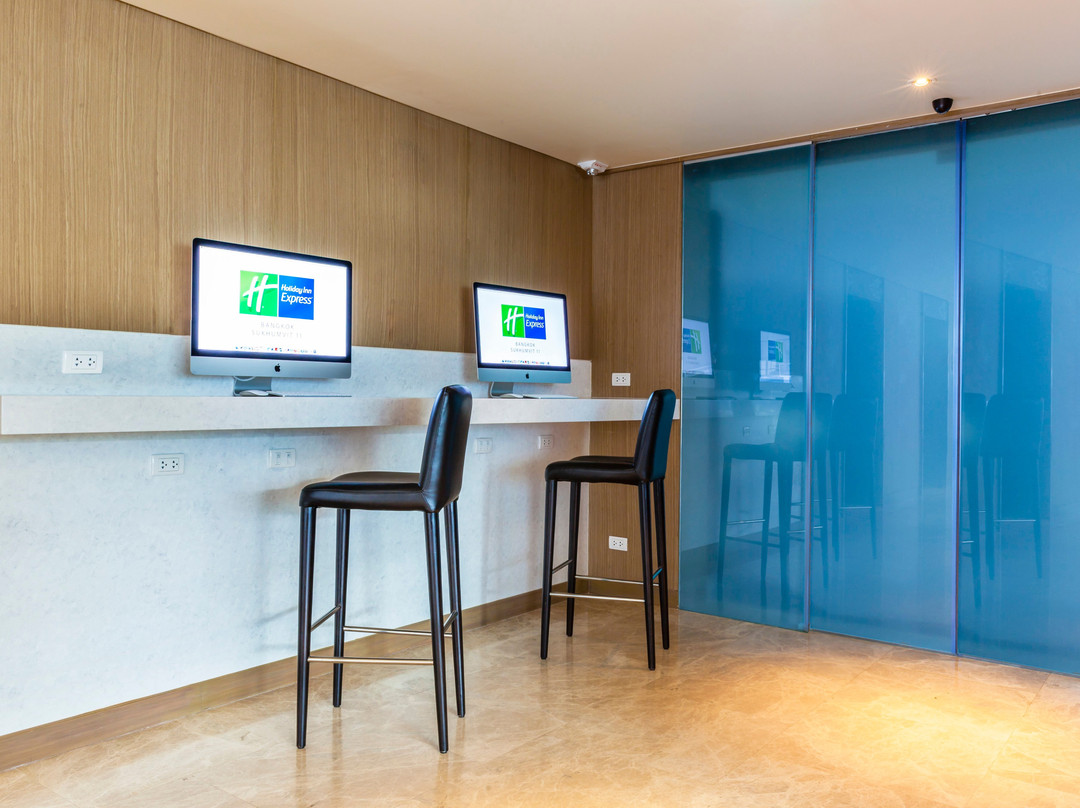 曼谷素坤逸路11号智选假日酒店主图