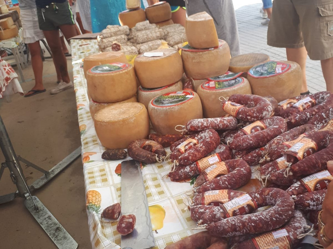 Mercato settimanale-Valledoria必去景点