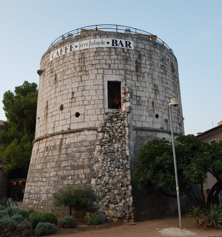 Round Tower-波雷奇必去景点