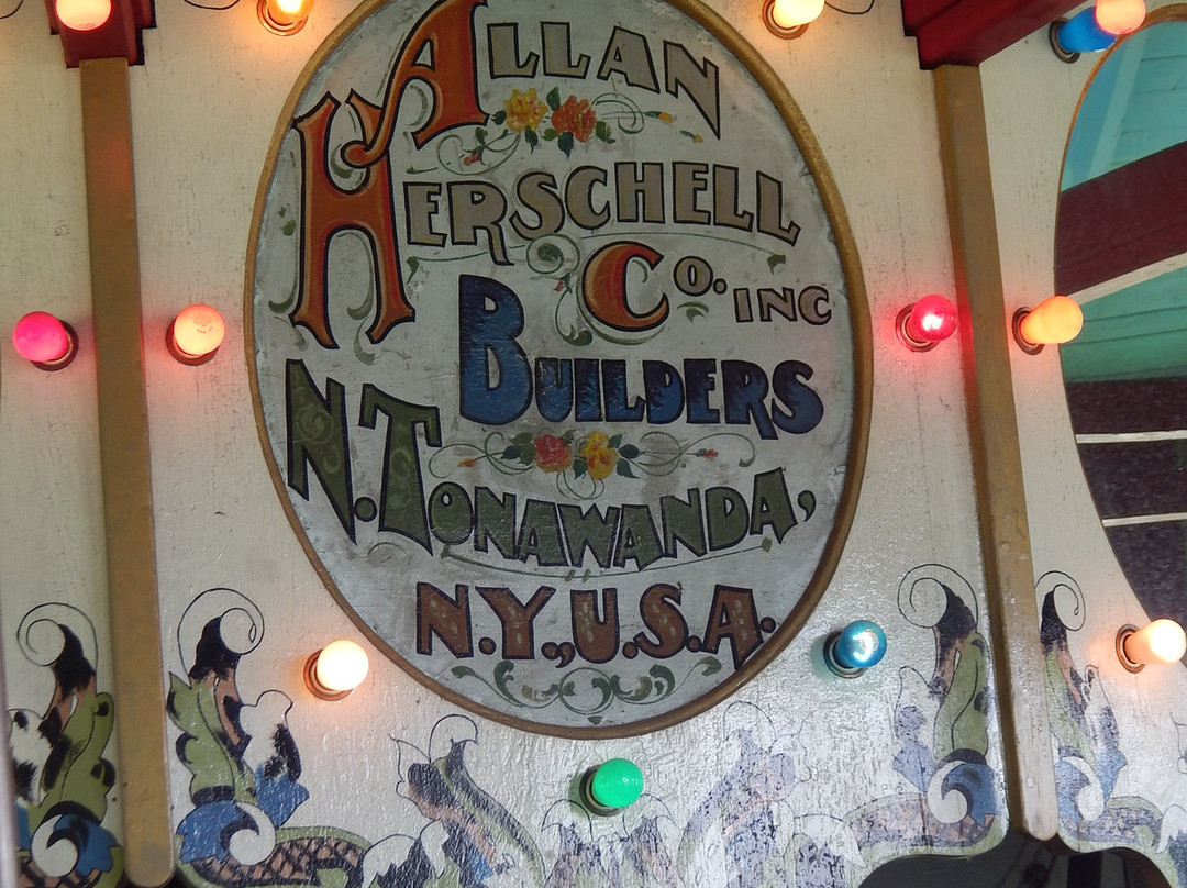 C. Fred Johnson Park Carousel-Johnson City必去景点