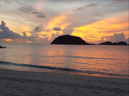 热浪岛假日海滩别墅酒店主图