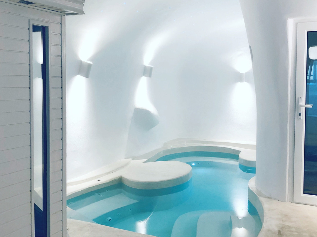 Cave Santorini Spa景点图片
