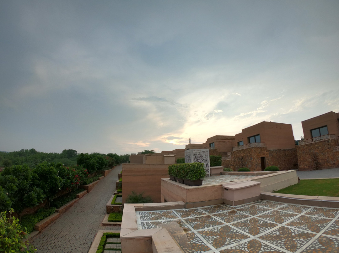 The Lalit Mangar主图