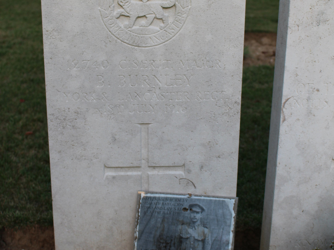 Blighty Valley Cemetery-Authuille必去景点