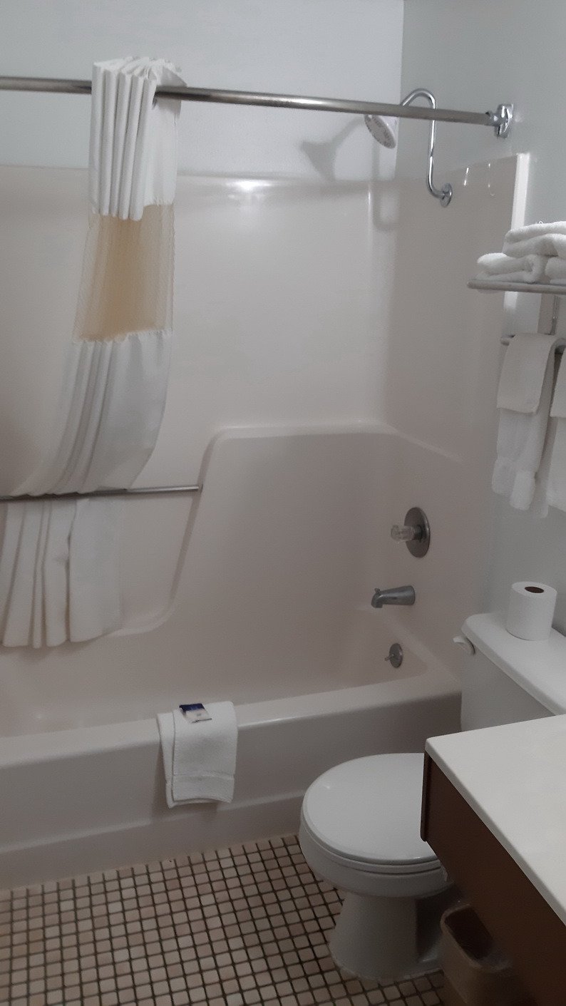Americas Best Value Inn & Suites Sidney-浴室