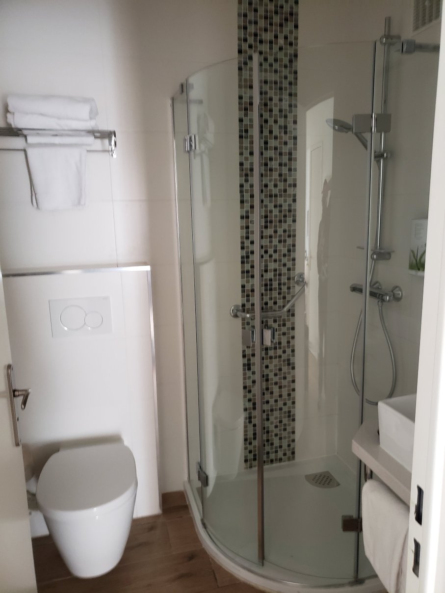 穆然俱乐部酒店-浴室