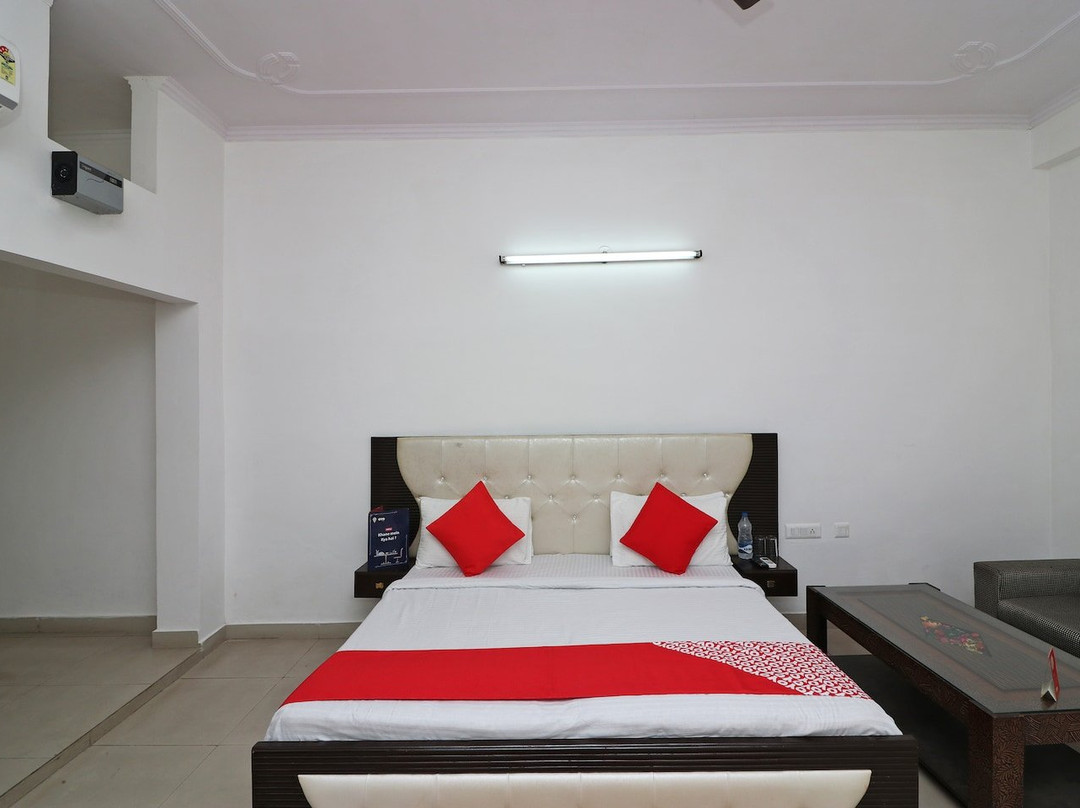 Hotel Virus Bistro and Kitchen主图