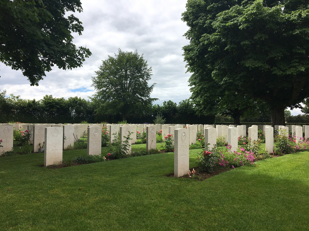 Bayeux War Cemetery景点图片