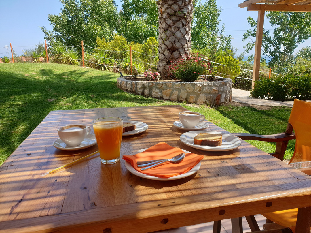 Mounda Beach Hotel主图