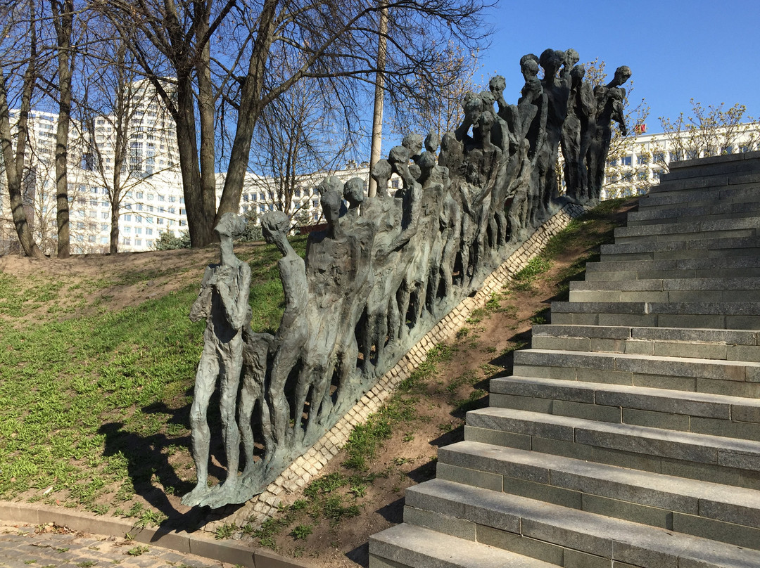 Monument to Fallen Jewish People on March 2, 1942景点图片