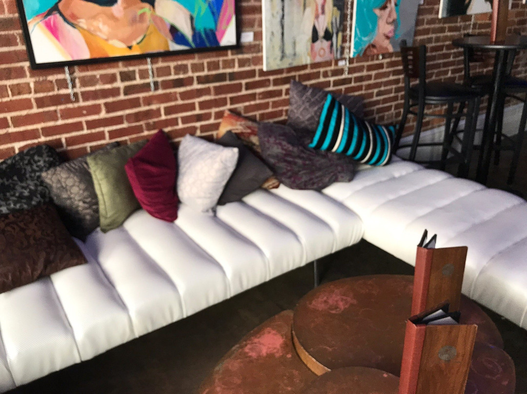 Space 39 Art Bar & Martini Lounge-迈尔斯堡必去景点