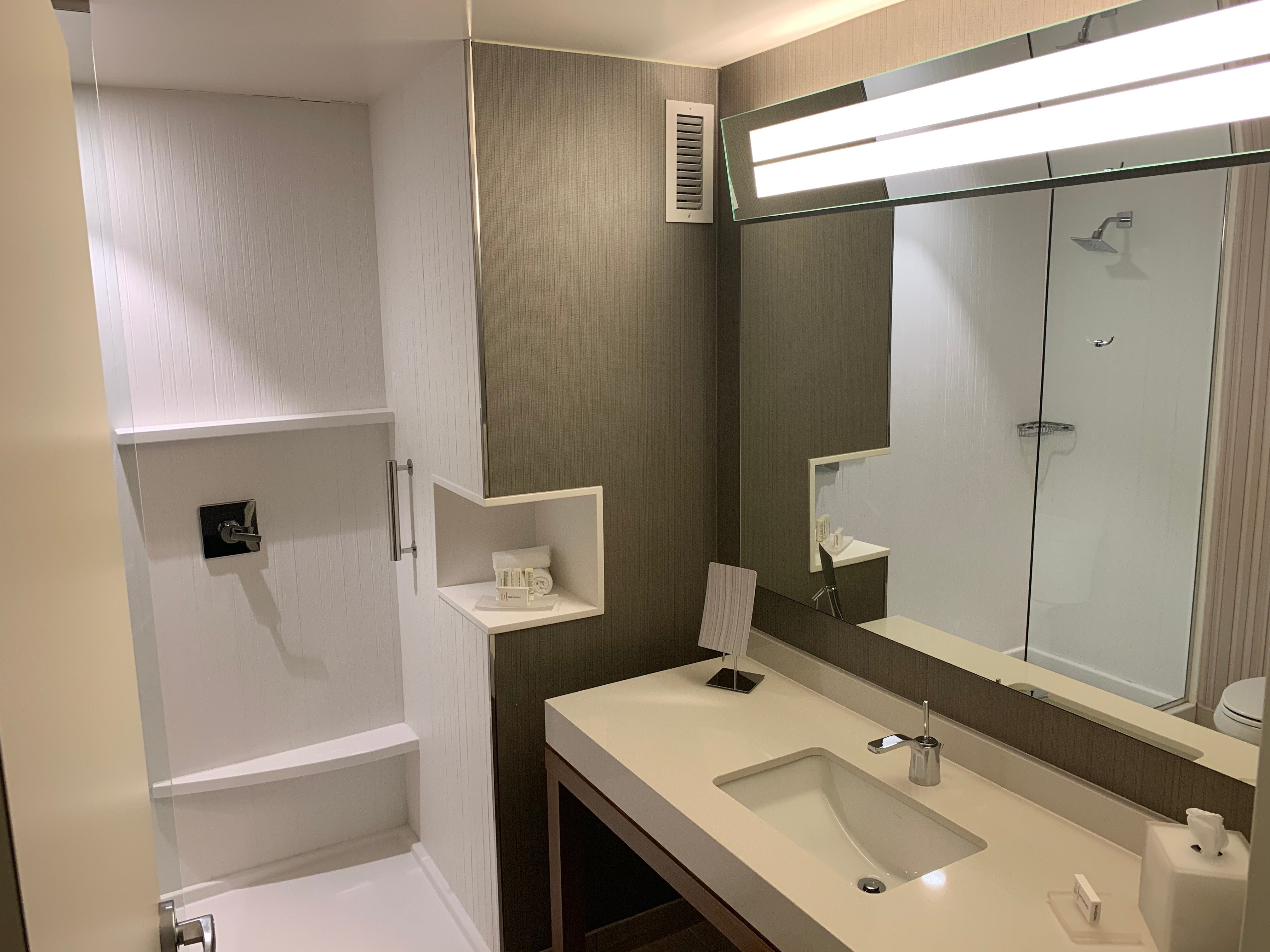 Courtyard by Marriott Austin Pflugerville and Pflugerville Conference Center-浴室