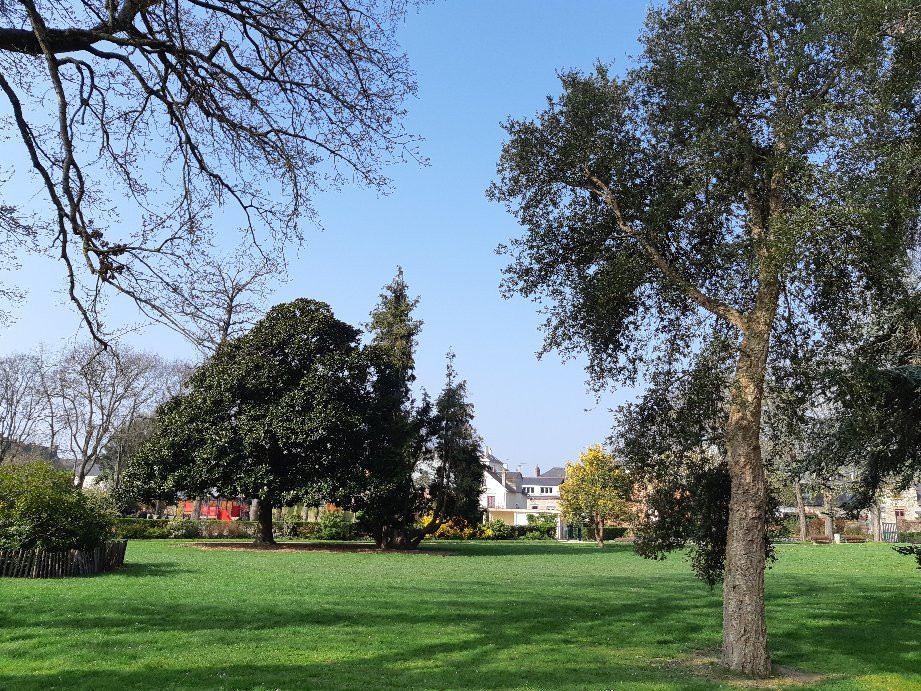 Square de Villeneuve-雷恩必去景点