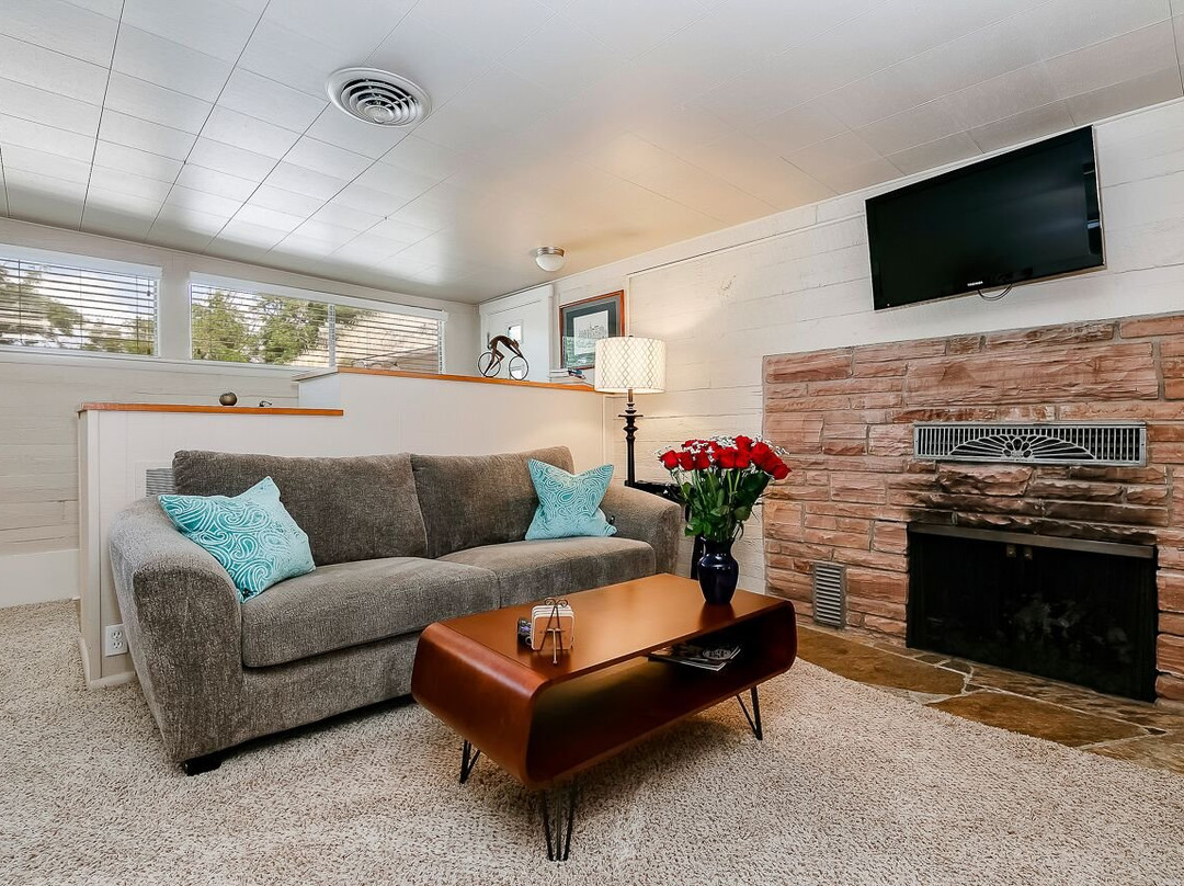 Boise Hillside Suites主图