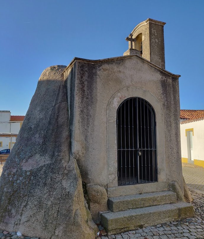 Dolmen São Dinis (Pavia)景点图片