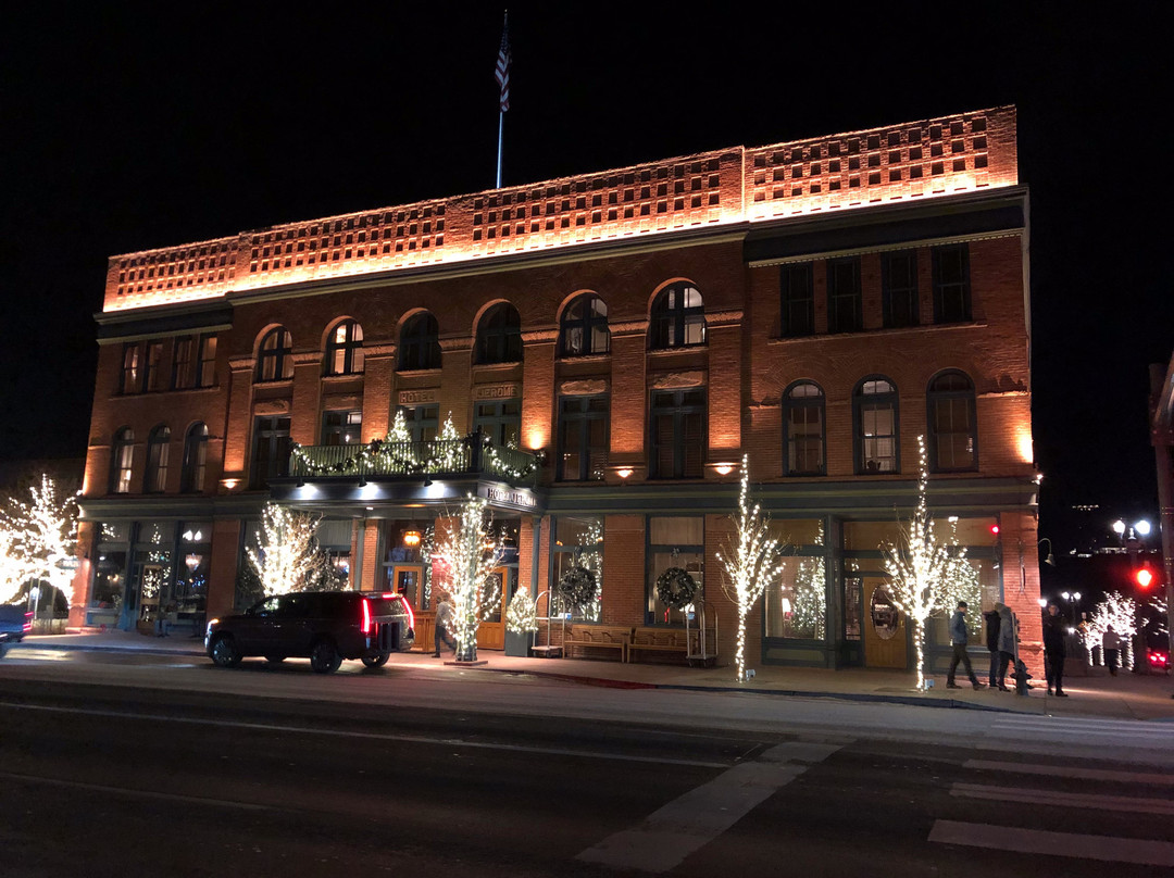 杰罗姆酒店 - 客栈度假村主图