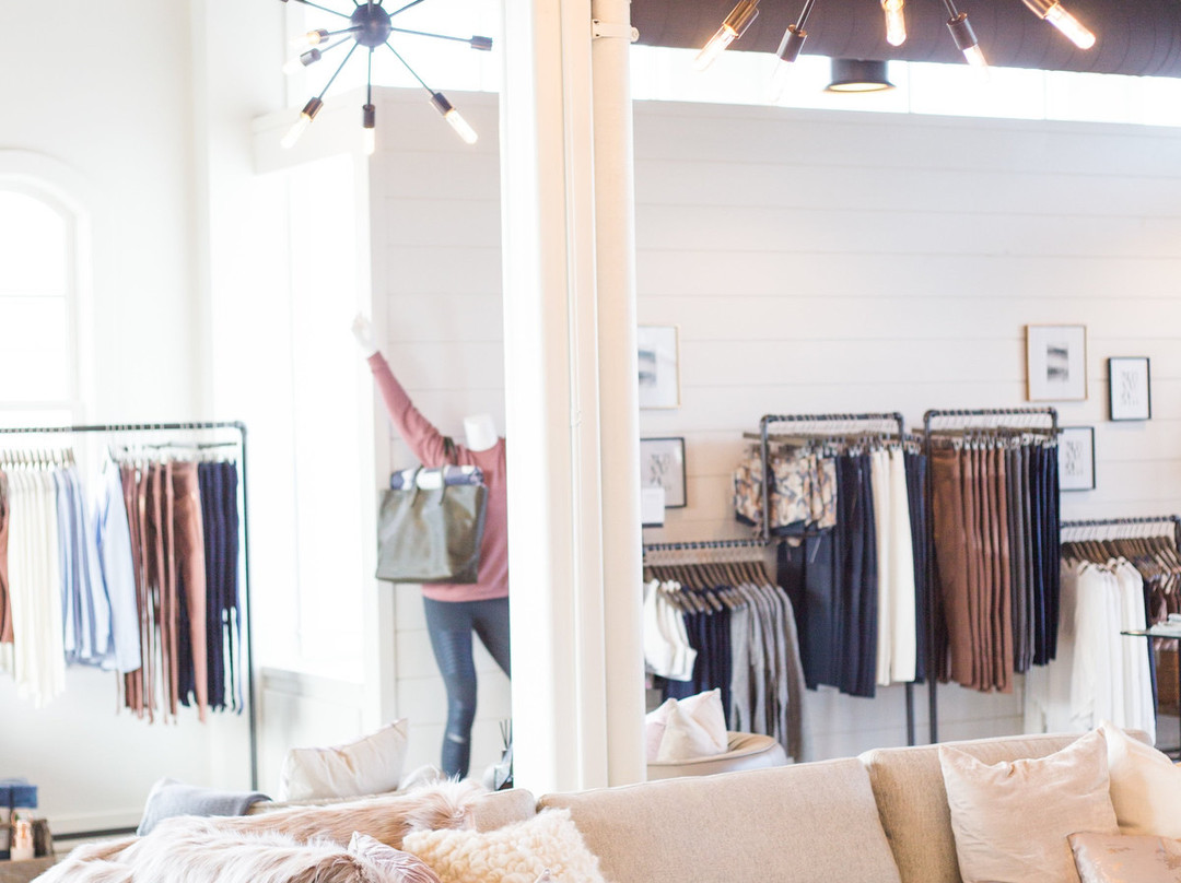 To and Fro Active Wear-Ada必去景点