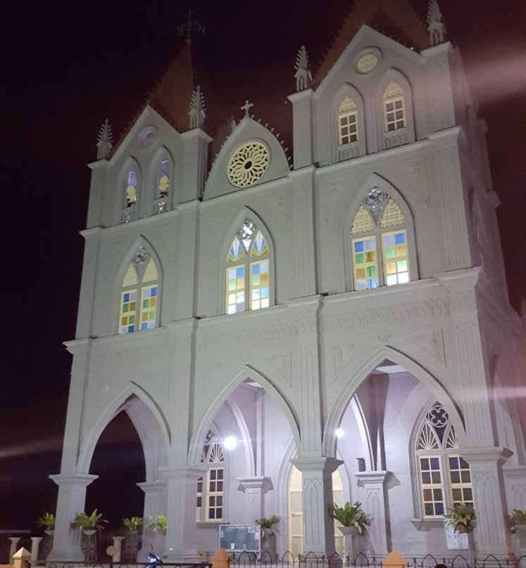 Calape Plaza-卡拉匹必去景点