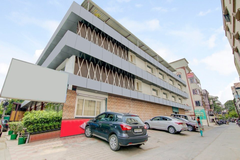 FabHotel Keerthi's Anupama主图