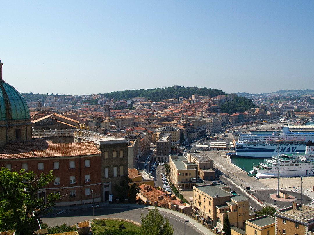 Chiesa Santissimi Pellegrino e Teresa-安科纳必去景点