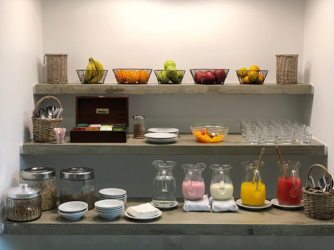 San Isidro Plaza Hotel主图