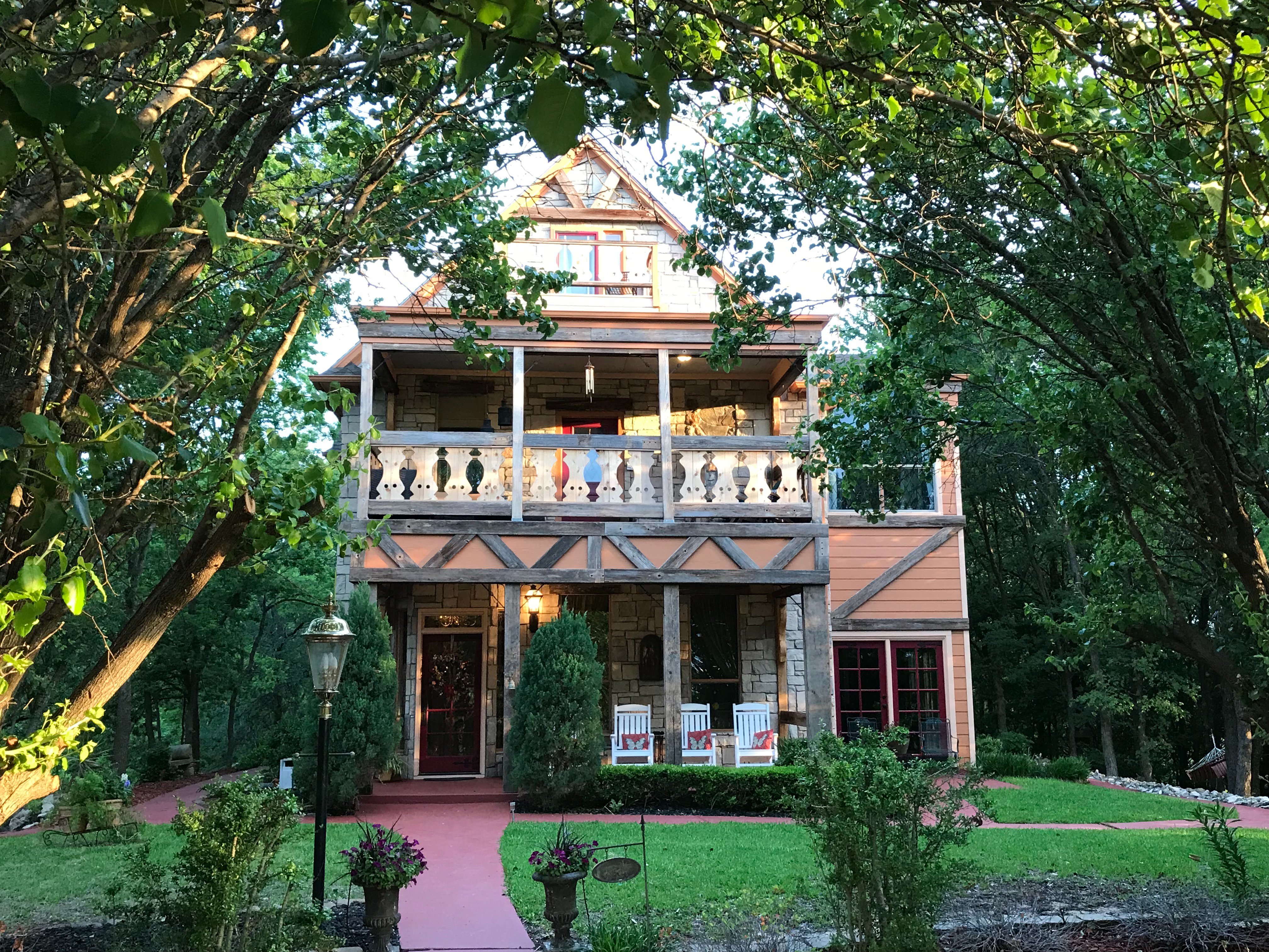 Elm Creek Manor-官方