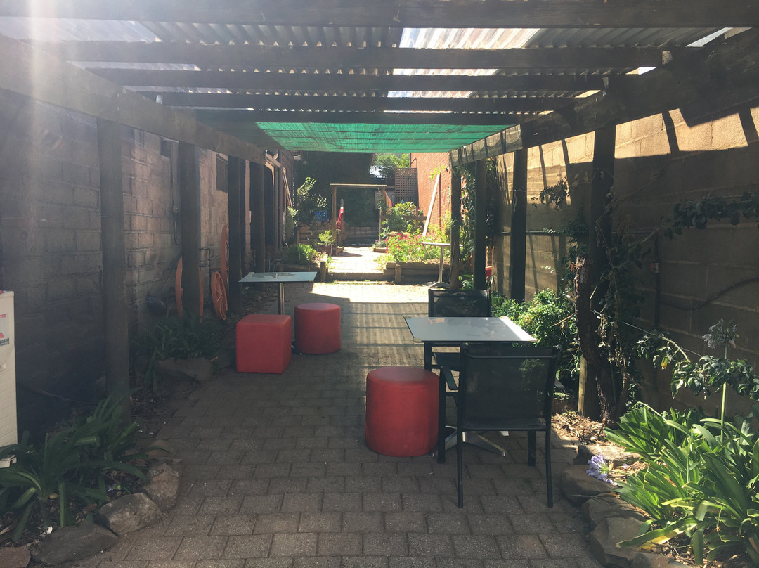 4 Bears Cafe and Accomodation主图