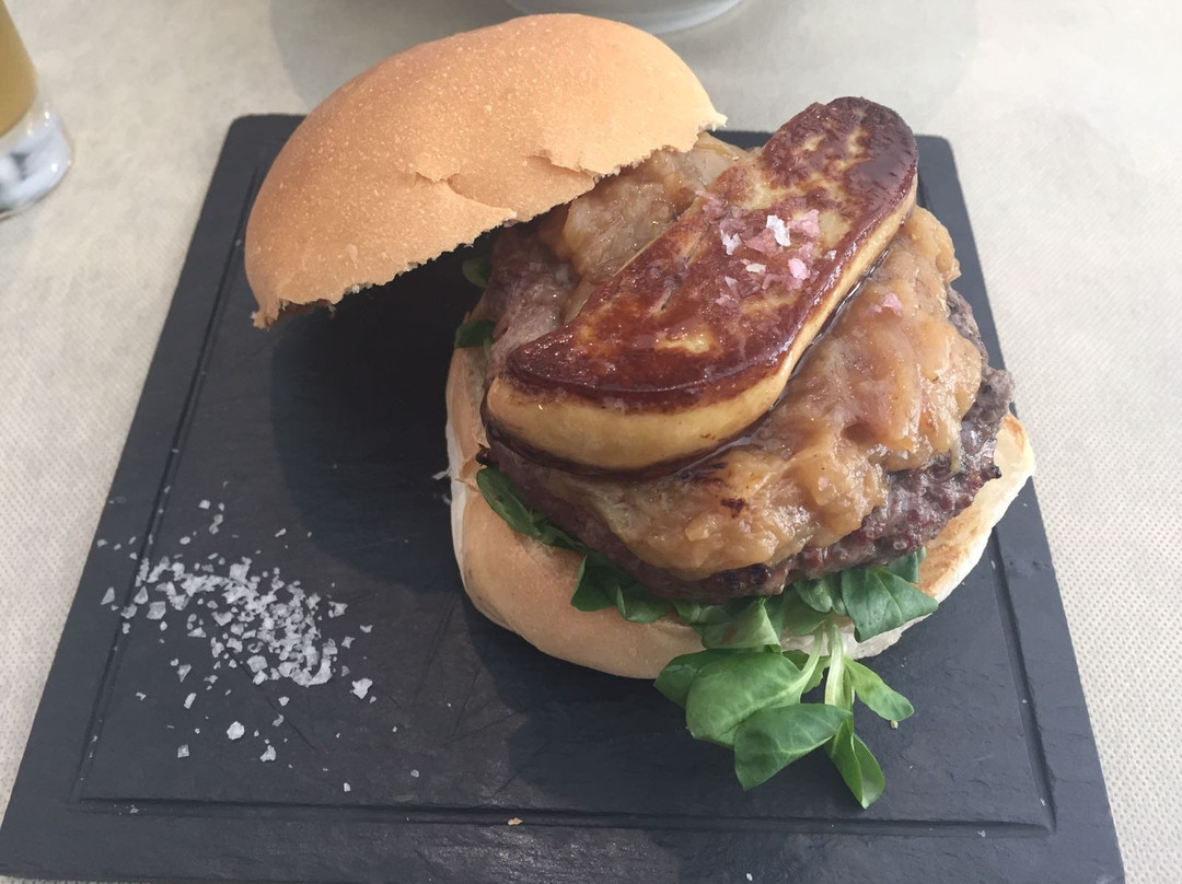 b Restaurant