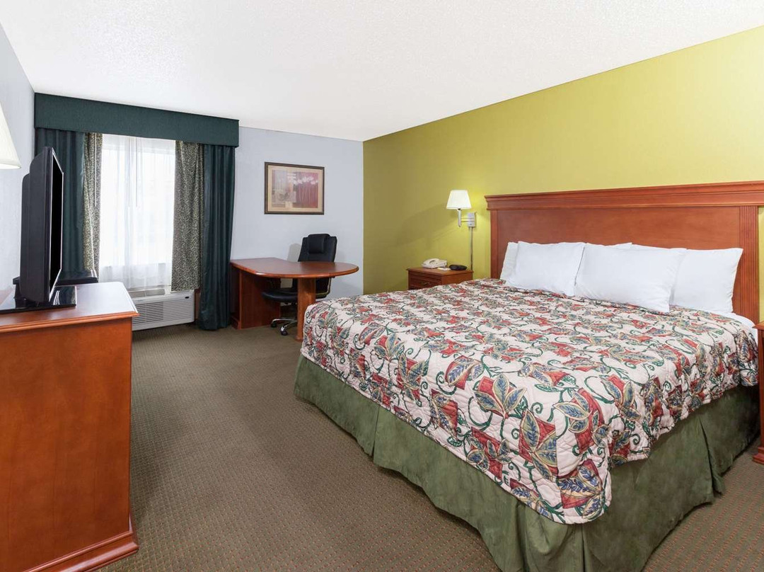 Days Inn by Wyndham Shawnee主图