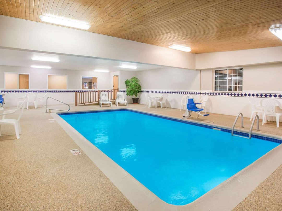 Ramada by Wyndham Spirit Lake/Okoboji主图