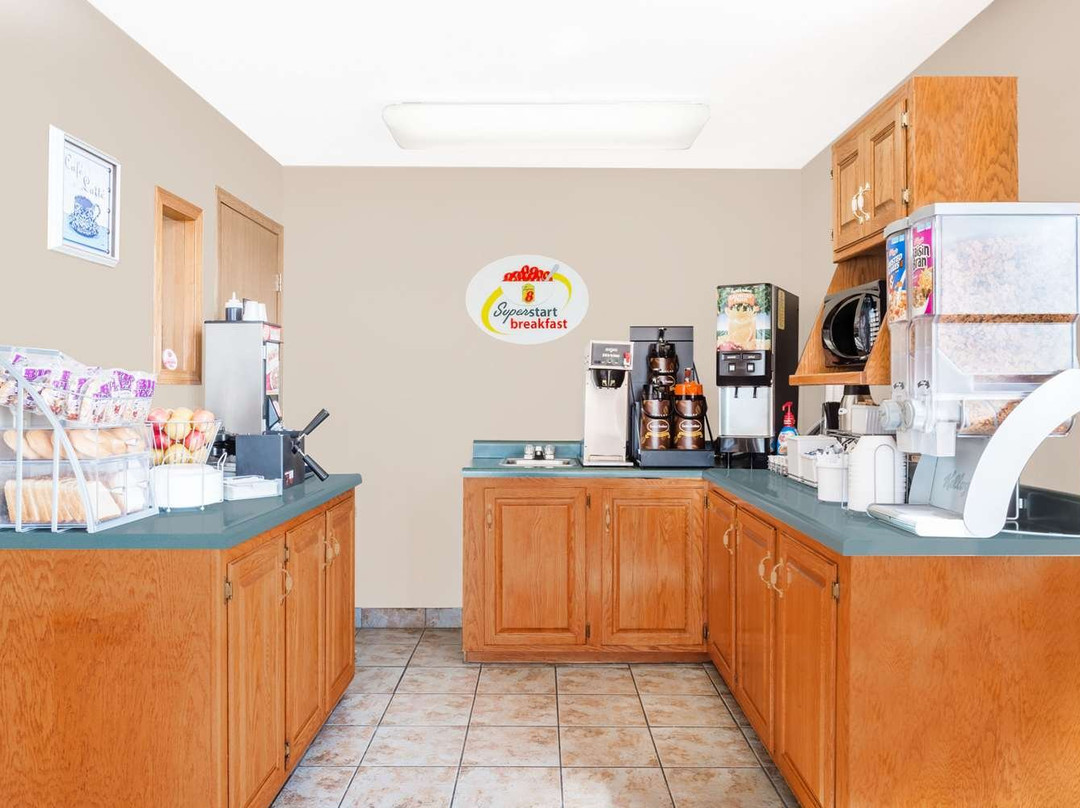 Super 8 by Wyndham Bolivar主图