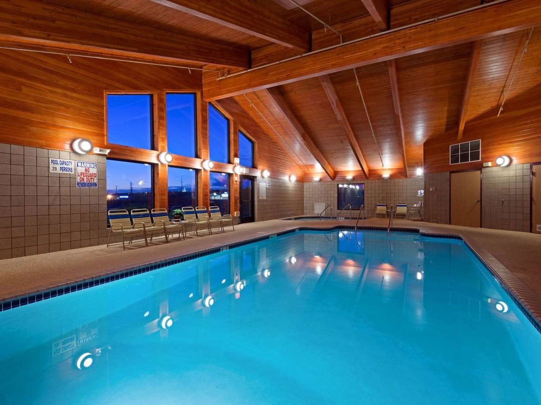 阿美瑞辛酒店雷克斯堡套房主图