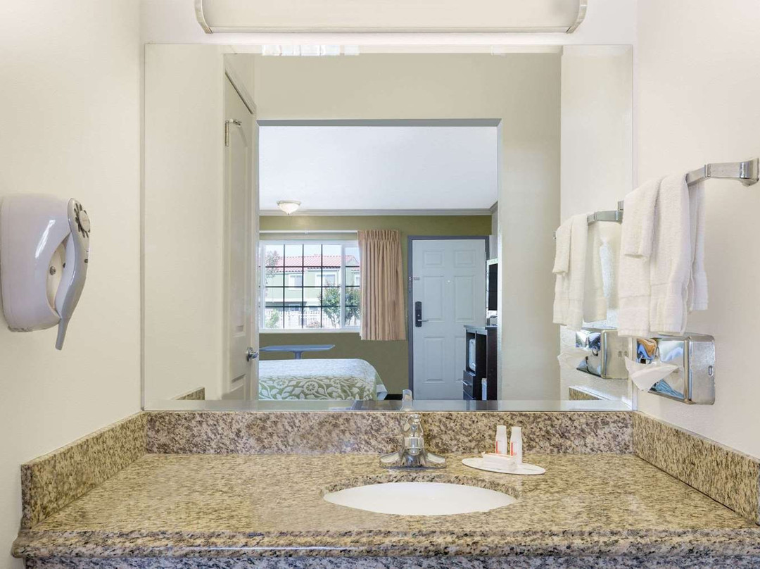 基恩城戴斯酒店主图