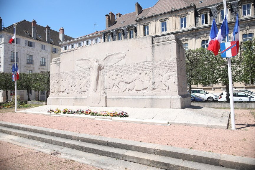 Monument aux Morts景点图片