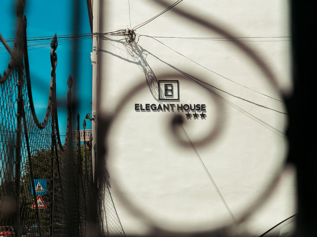 Elegant House主图