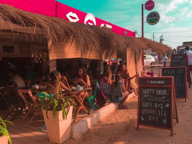 Punta del Diablo餐馆和美食-Hola Amor Bar Boutique